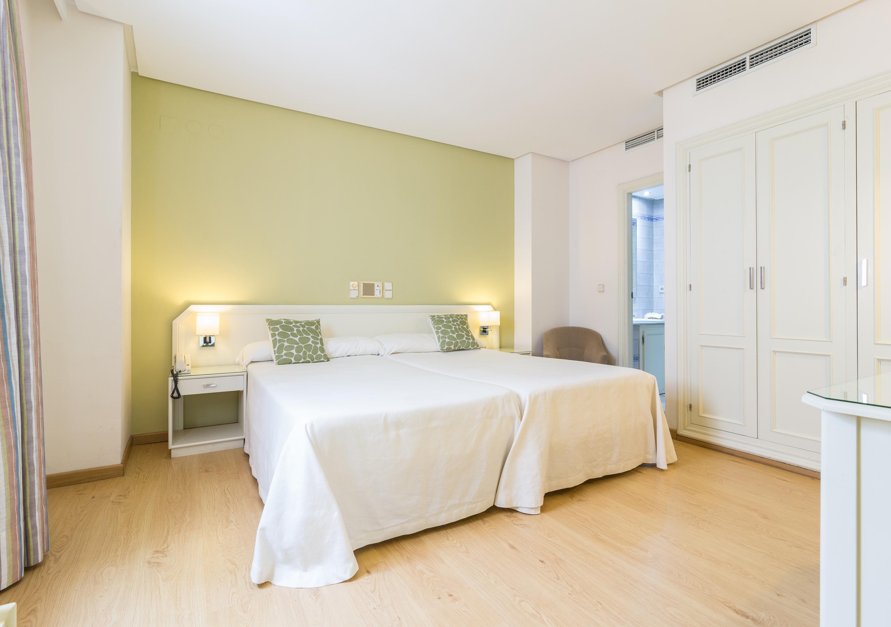 Hotel Plateria Ecija Luaran gambar