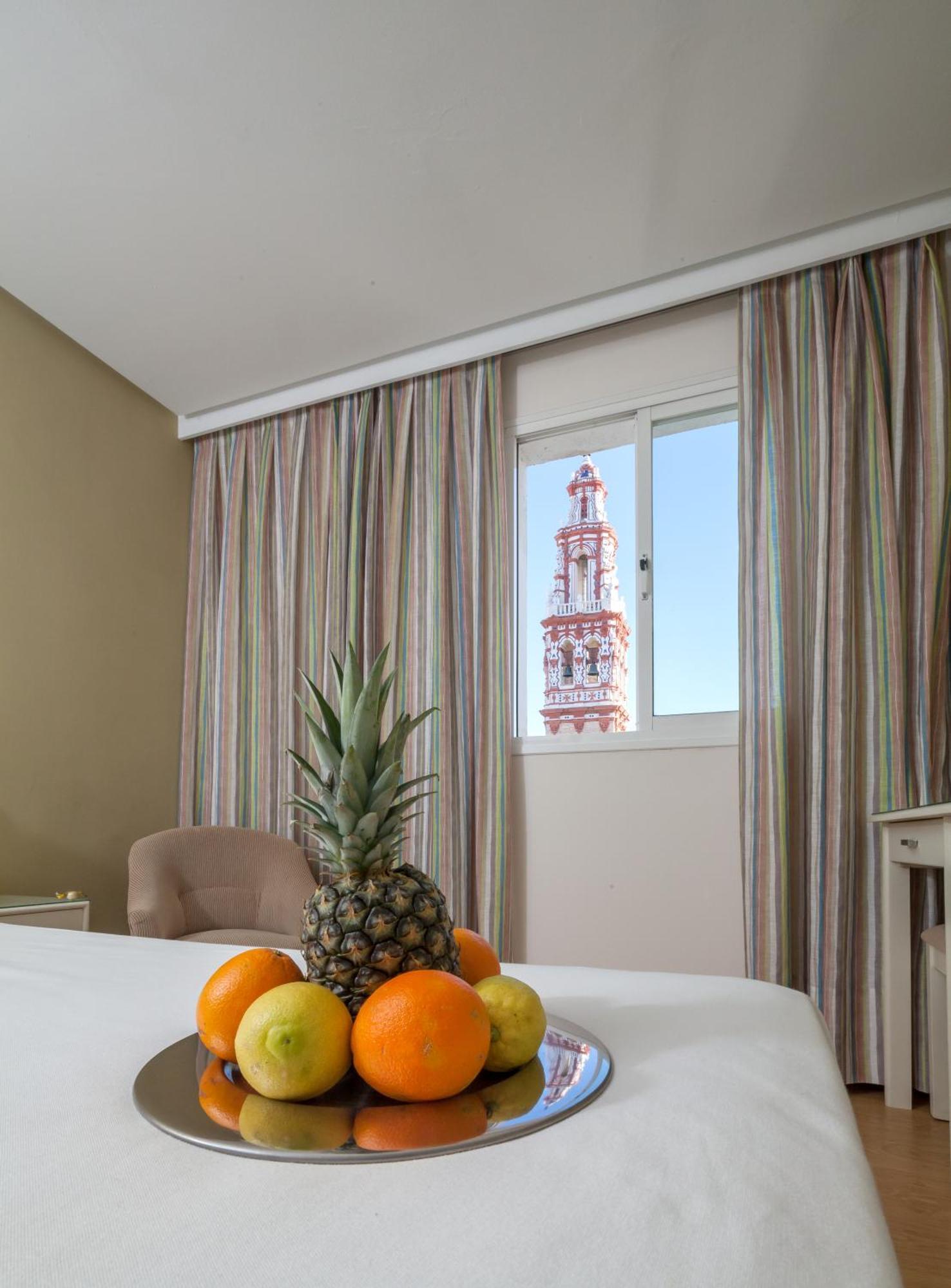 Hotel Plateria Ecija Luaran gambar
